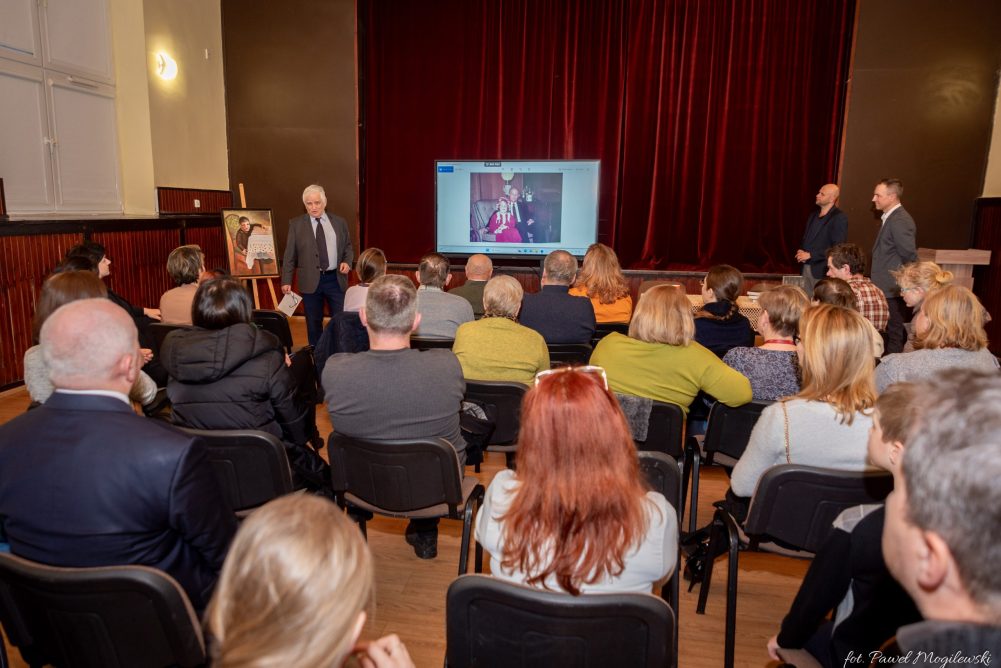 Na zdjęciu spotkanie z profesorem Adamem Dobrońskim