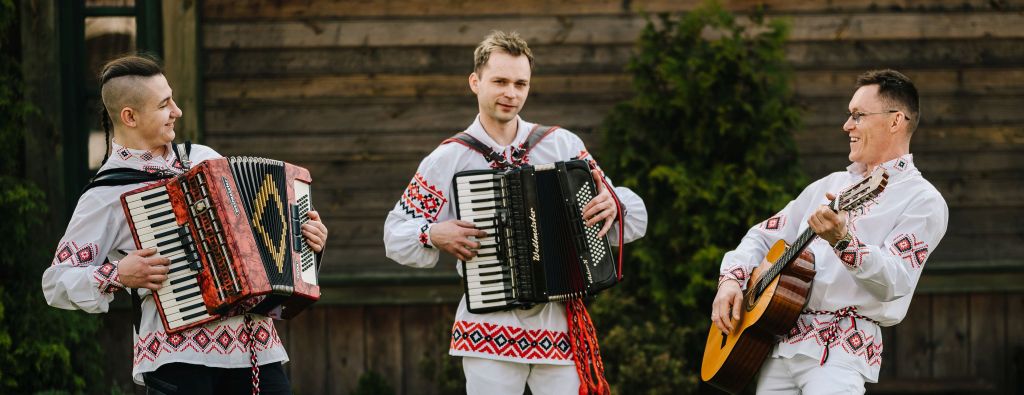 Na zdjęciu zespół MaKsim
