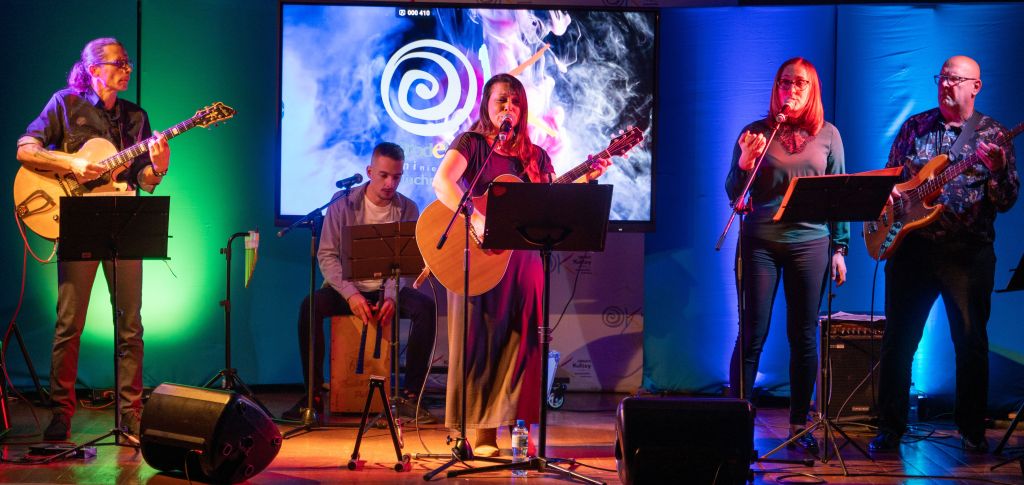 Na zdjęciu Anabell & Sześcian Band